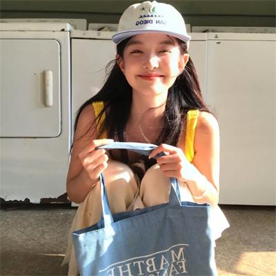 假秘书的完美契约